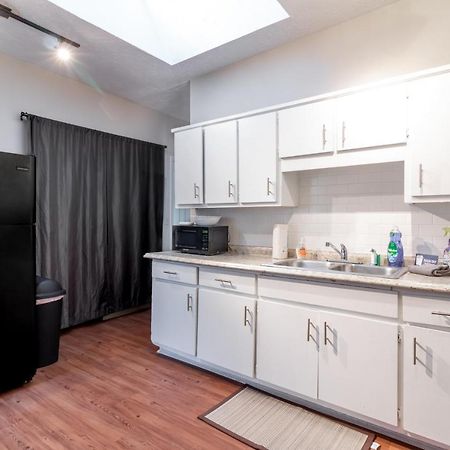 Sunny Sweetheart-Front Apartment Near Riverwalk コロンバス エクステリア 写真