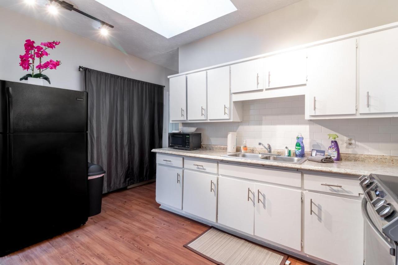 Sunny Sweetheart-Front Apartment Near Riverwalk コロンバス エクステリア 写真