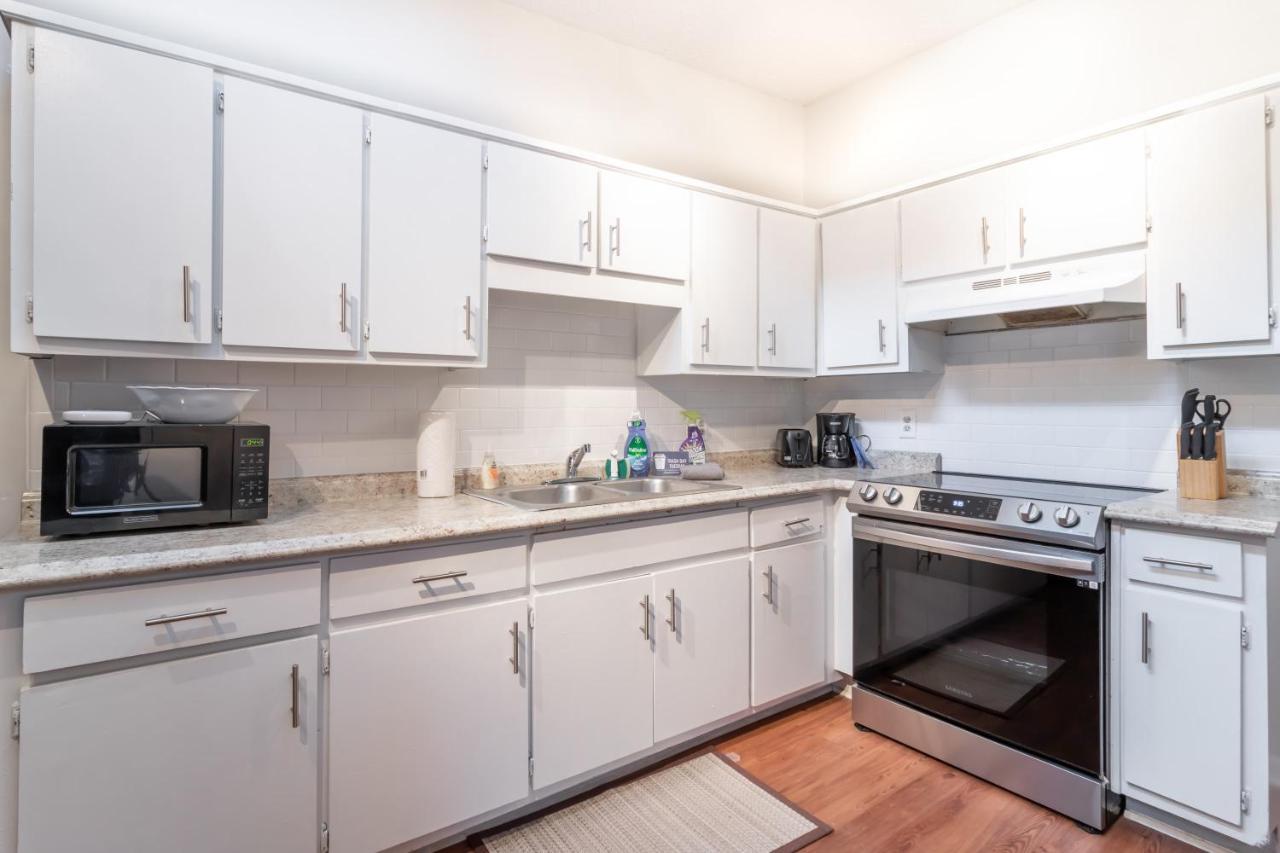 Sunny Sweetheart-Front Apartment Near Riverwalk コロンバス エクステリア 写真
